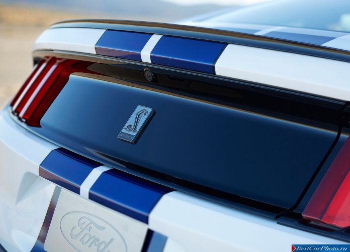 2016 Ford Mustang Shelby GT350 - фотография 25 из 34