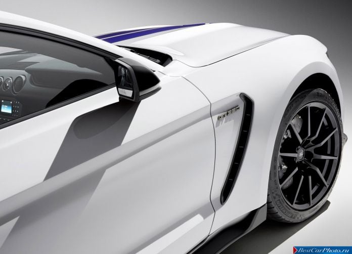 2016 Ford Mustang Shelby GT350 - фотография 26 из 34