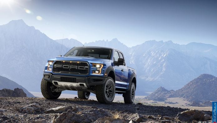 2017 Ford F-150 Raptor - фотография 2 из 51