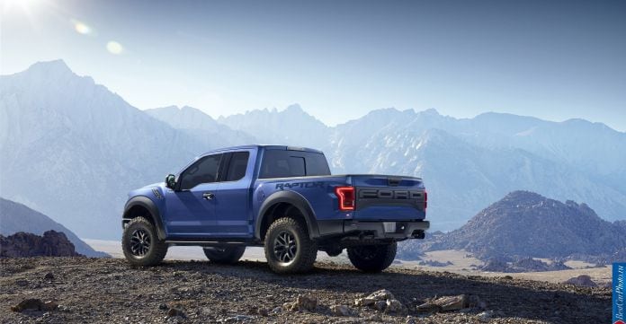 2017 Ford F-150 Raptor - фотография 3 из 51