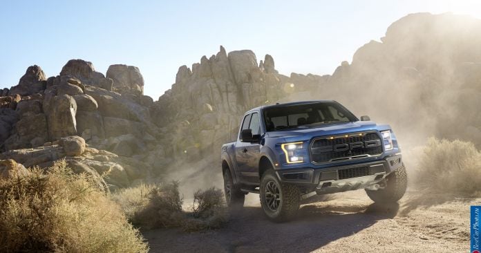 2017 Ford F-150 Raptor - фотография 6 из 51