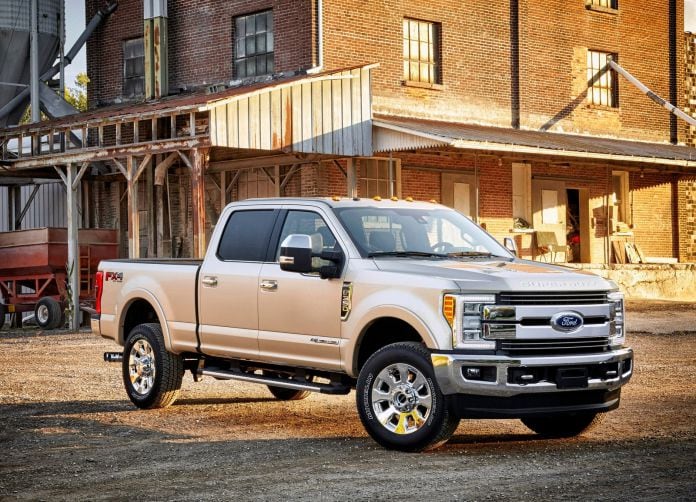 2017 Ford F Series Super Duty - фотография 3 из 90