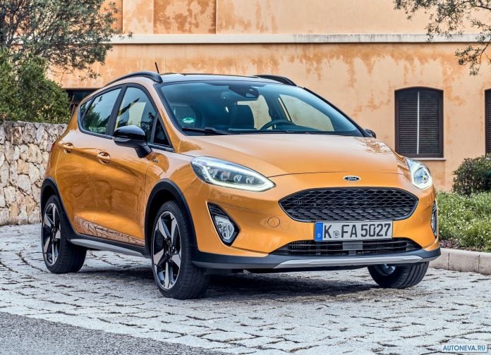 2017 Ford Fiesta Active - фотография 1 из 41