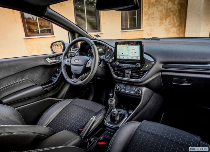 2017 Ford Fiesta Active - фотография 33 из 41