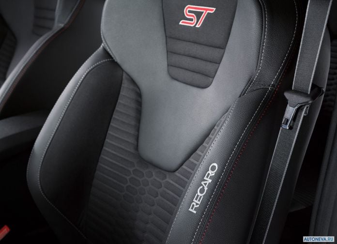 2017 Ford Fiesta ST200 - фотография 7 из 46