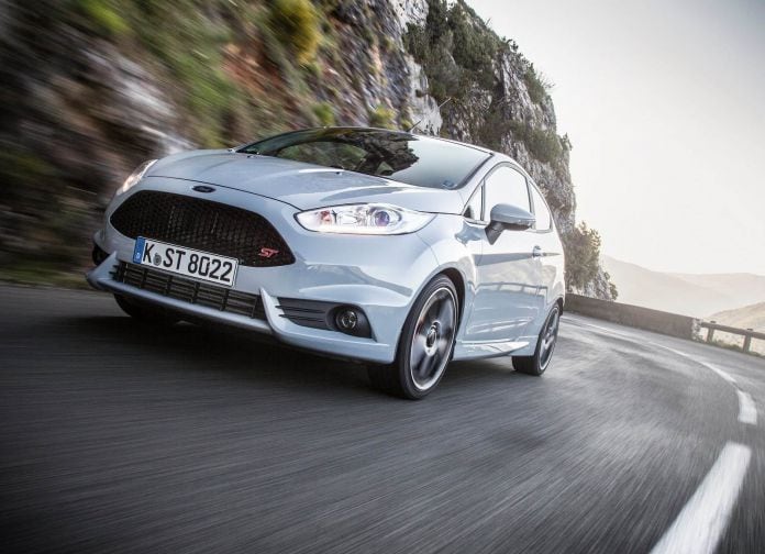 2017 Ford Fiesta ST200 - фотография 11 из 46