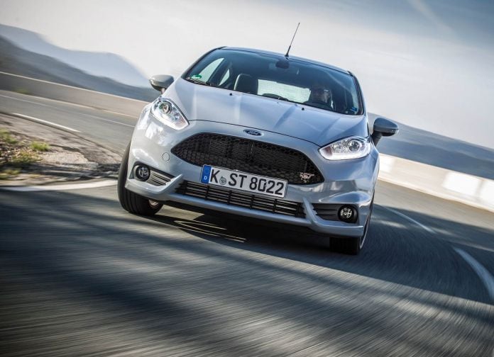 2017 Ford Fiesta ST200 - фотография 21 из 46