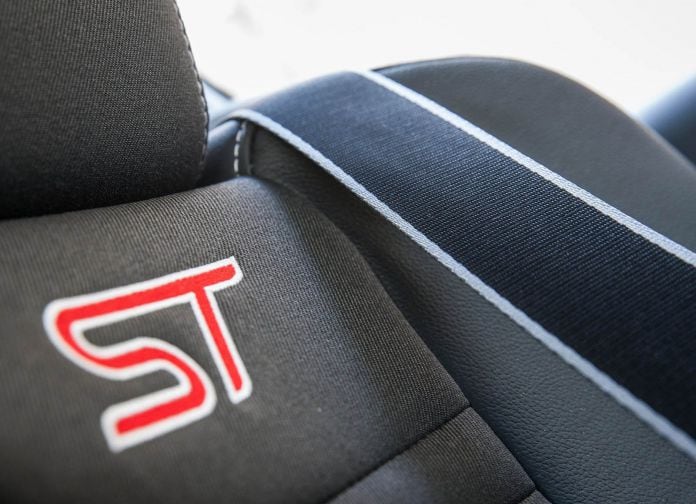 2017 Ford Fiesta ST200 - фотография 34 из 46
