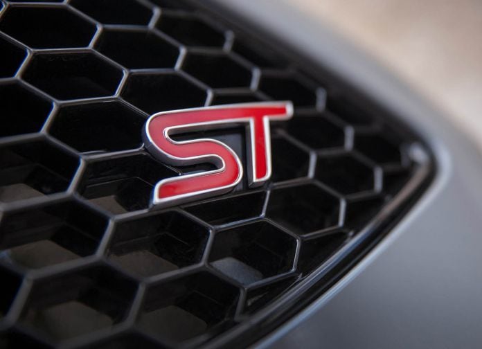 2017 Ford Fiesta ST200 - фотография 43 из 46