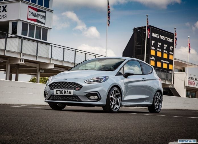 2018 Ford Fiesta ST - фотография 12 из 201