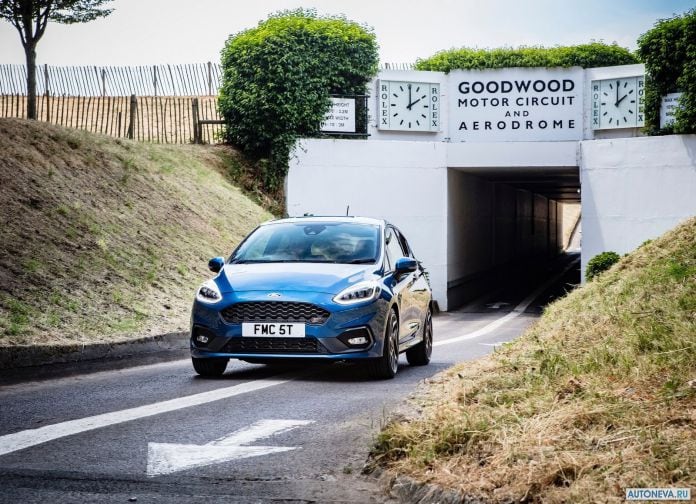 2018 Ford Fiesta ST - фотография 29 из 201