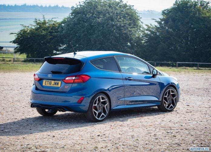 2018 Ford Fiesta ST - фотография 86 из 201