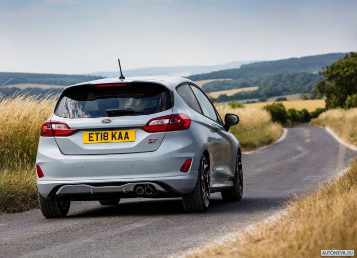 2018 Ford Fiesta ST - фотография 97 из 201