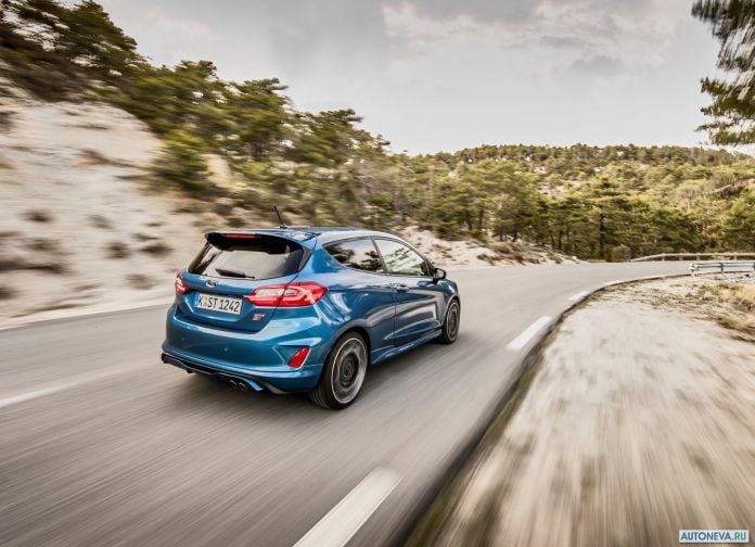 2018 Ford Fiesta ST - фотография 102 из 201