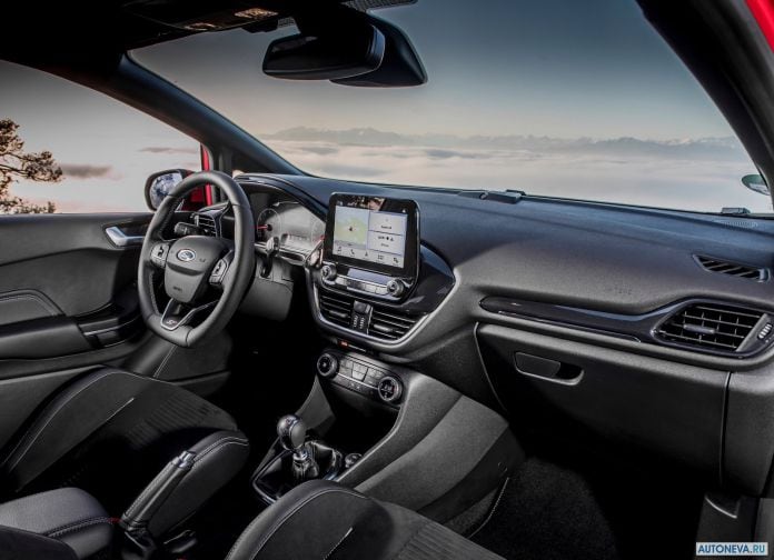 2018 Ford Fiesta ST - фотография 145 из 201