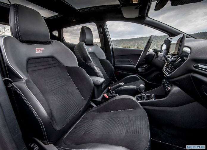 2018 Ford Fiesta ST - фотография 146 из 201