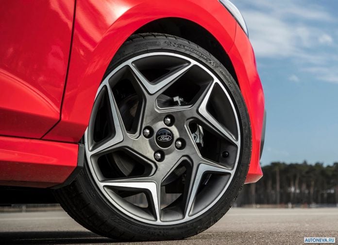 2018 Ford Fiesta ST - фотография 183 из 201