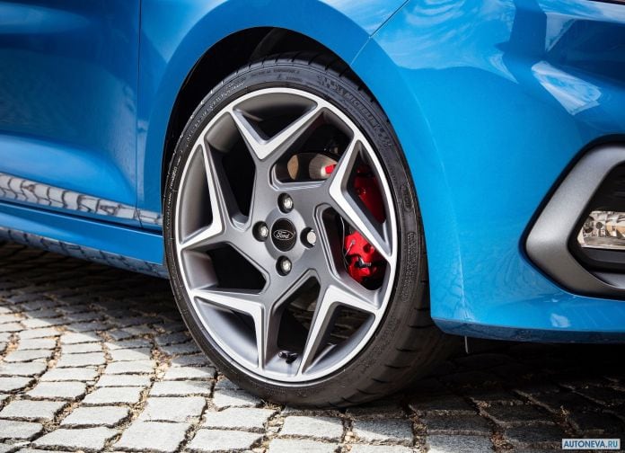 2018 Ford Fiesta ST - фотография 185 из 201