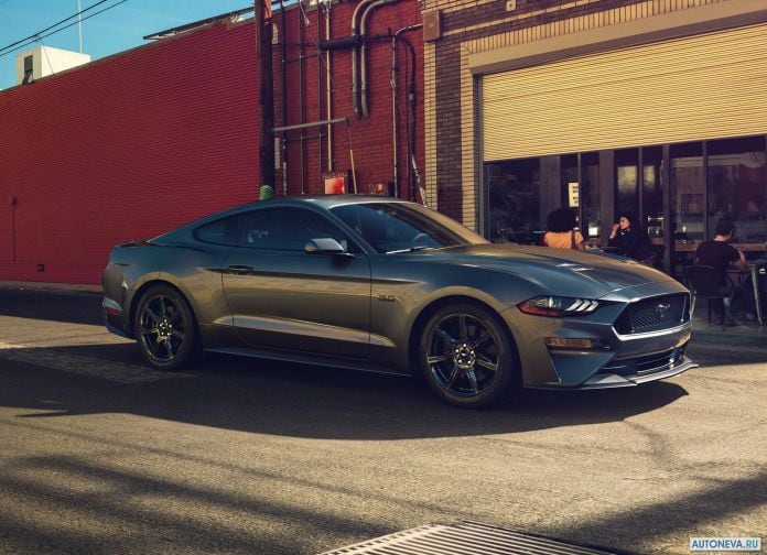 2018 Ford Mustang GT - фотография 1 из 31