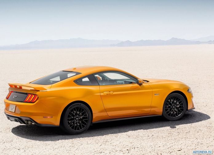 2018 Ford Mustang GT - фотография 6 из 31
