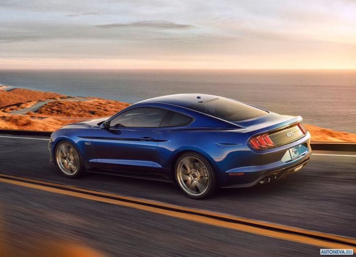 2018 Ford Mustang GT - фотография 8 из 31