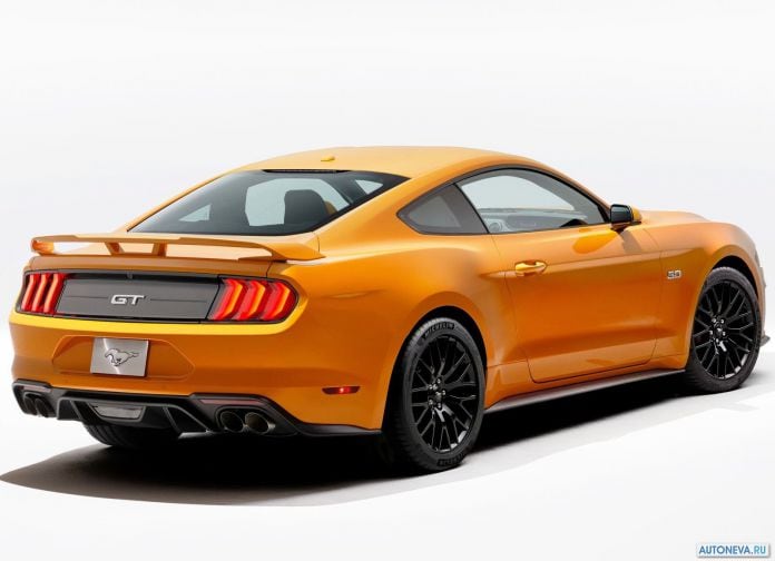 2018 Ford Mustang GT - фотография 9 из 31