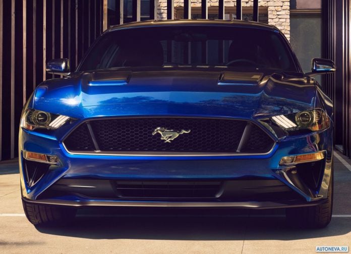 2018 Ford Mustang GT - фотография 11 из 31