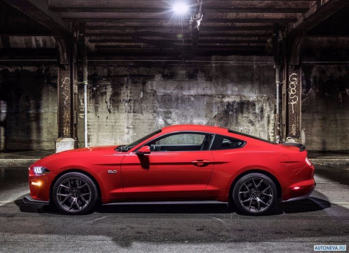 2018 Ford Mustang GT Performance Pack Level 2 - фотография 6 из 20