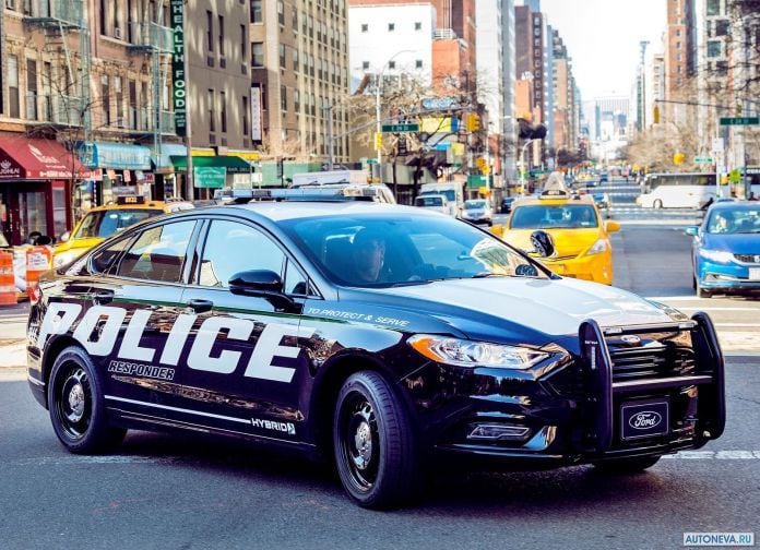 2018 Ford police Responder Hybrid Sedan - фотография 3 из 9