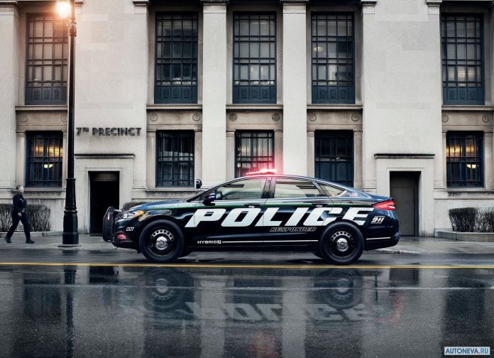 2018 Ford police Responder Hybrid Sedan - фотография 6 из 9