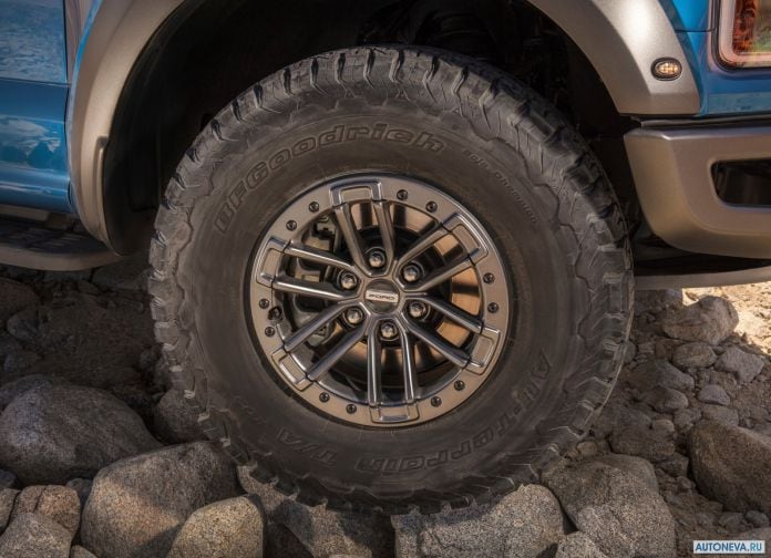 2019 Ford F-150 Raptor - фотография 19 из 26