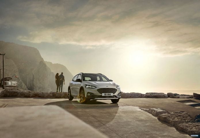 2019 Ford Focus Active - фотография 3 из 40