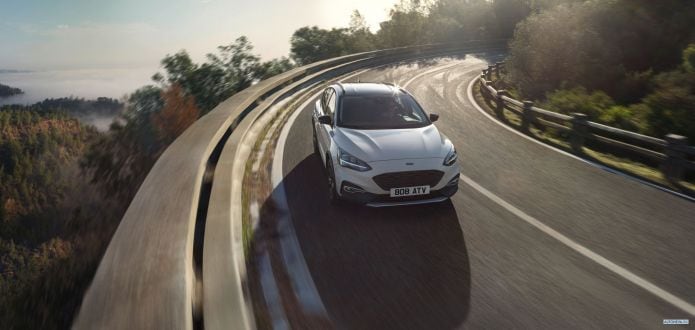 2019 Ford Focus Active - фотография 4 из 40