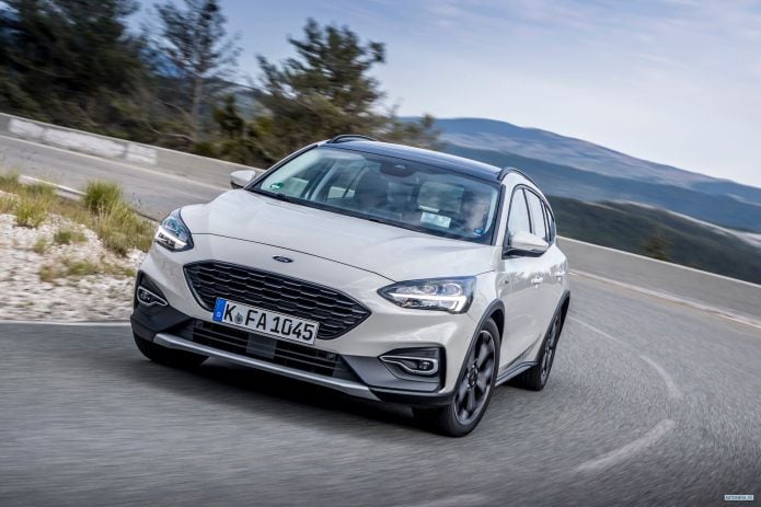 2019 Ford Focus Active Wagon - фотография 1 из 40