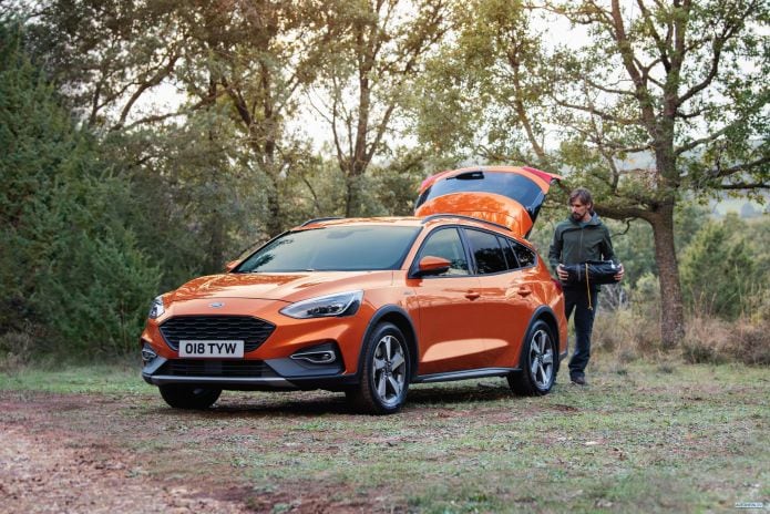 2019 Ford Focus Active Wagon - фотография 8 из 40