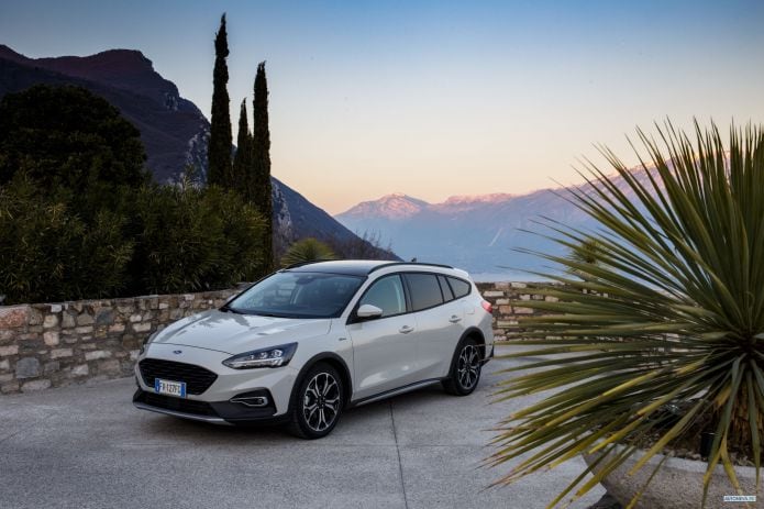 2019 Ford Focus Active Wagon - фотография 9 из 40