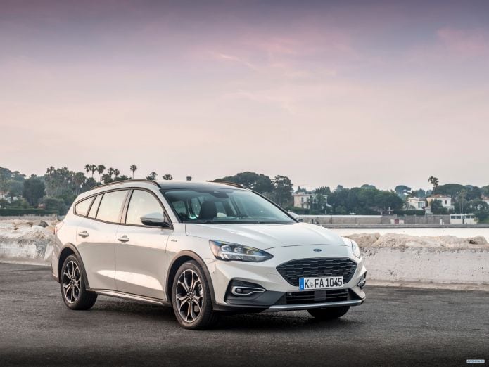 2019 Ford Focus Active Wagon - фотография 14 из 40