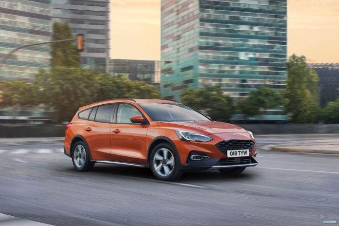 2019 Ford Focus Active Wagon - фотография 17 из 40