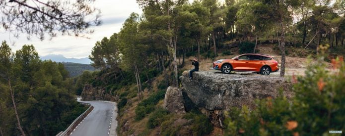 2019 Ford Focus Active Wagon - фотография 20 из 40
