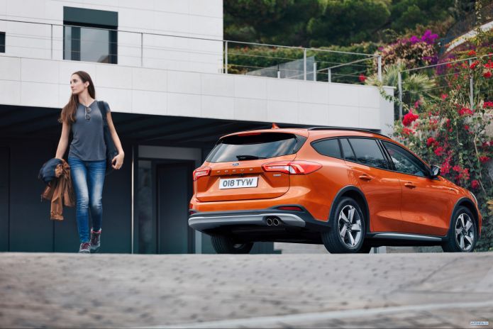 2019 Ford Focus Active Wagon - фотография 25 из 40