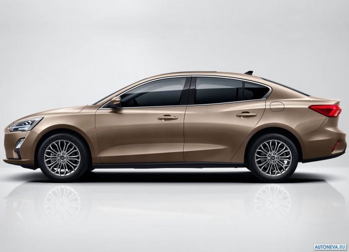 2019 Ford Focus Sedan - фотография 2 из 11