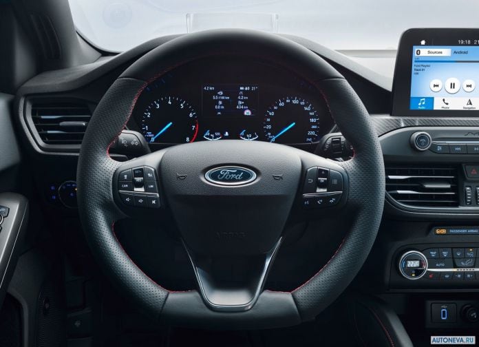 2019 Ford Focus ST-line - фотография 30 из 73
