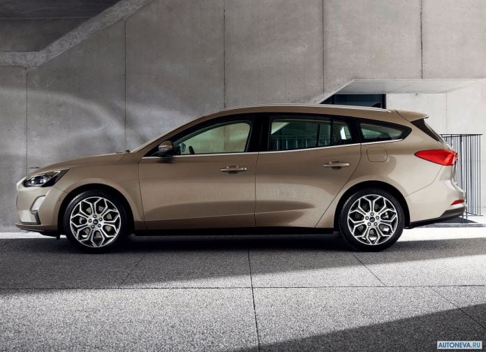 2019 Ford Focus Wagon - фотография 2 из 38