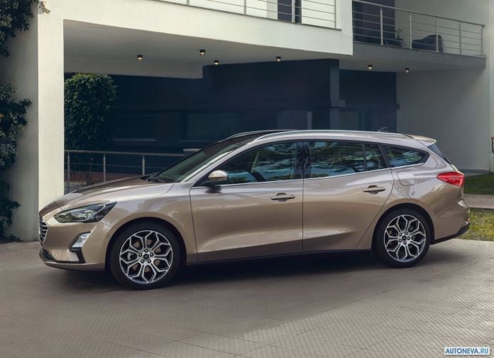 2019 Ford Focus Wagon - фотография 3 из 38