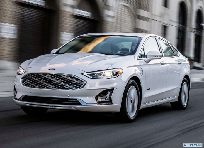 2019 Ford Fusion - фотография 2 из 5