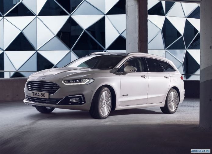 2020 Ford Mondeo Wagon Hybrid - фотография 2 из 15