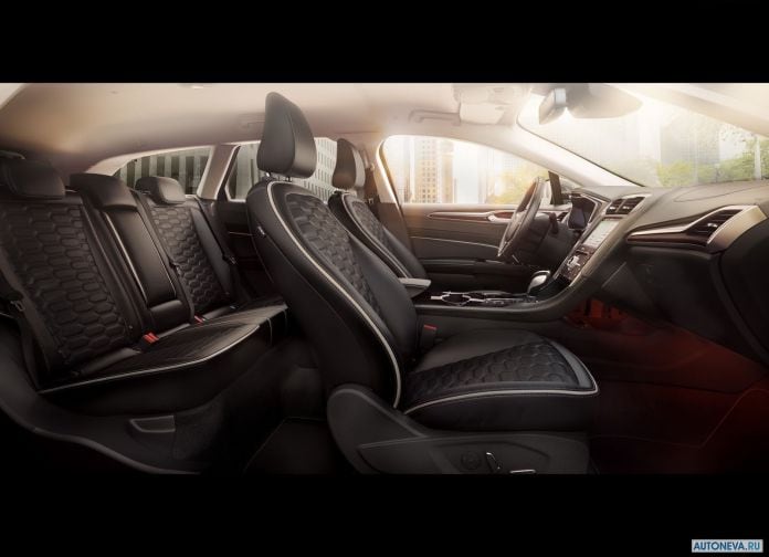 2020 Ford Mondeo Wagon Hybrid - фотография 15 из 15
