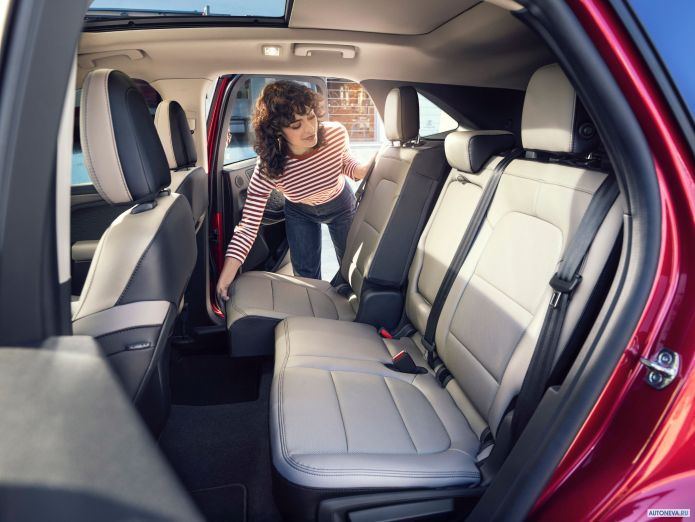 2020 Ford Escape - фотография 16 из 21