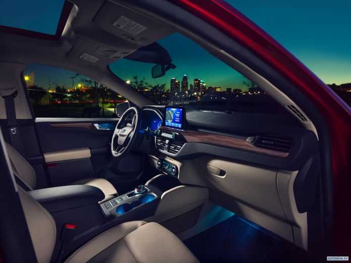 2020 Ford Escape - фотография 17 из 21