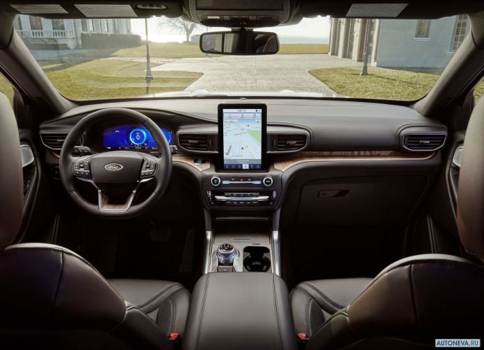 2020 Ford Explorer - фотография 9 из 28